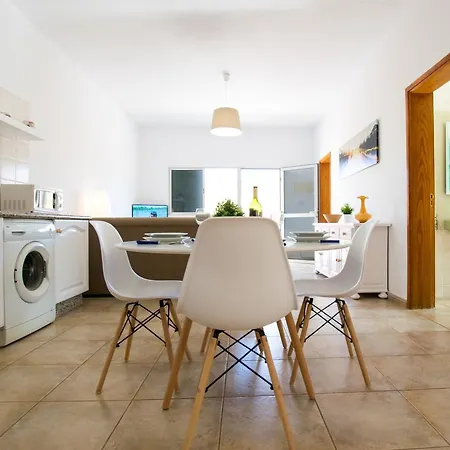 Family House & Private Pool Tatil Evi *