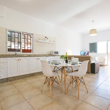 Family House & Private Pool Tatil Evi *
