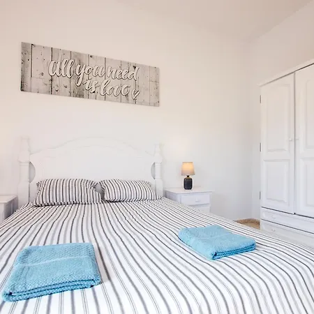 Family House & Private Pool * Puertito de Guimar