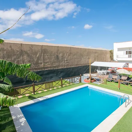 Family House & Private Pool Ferienhaus Puertito de Guimar